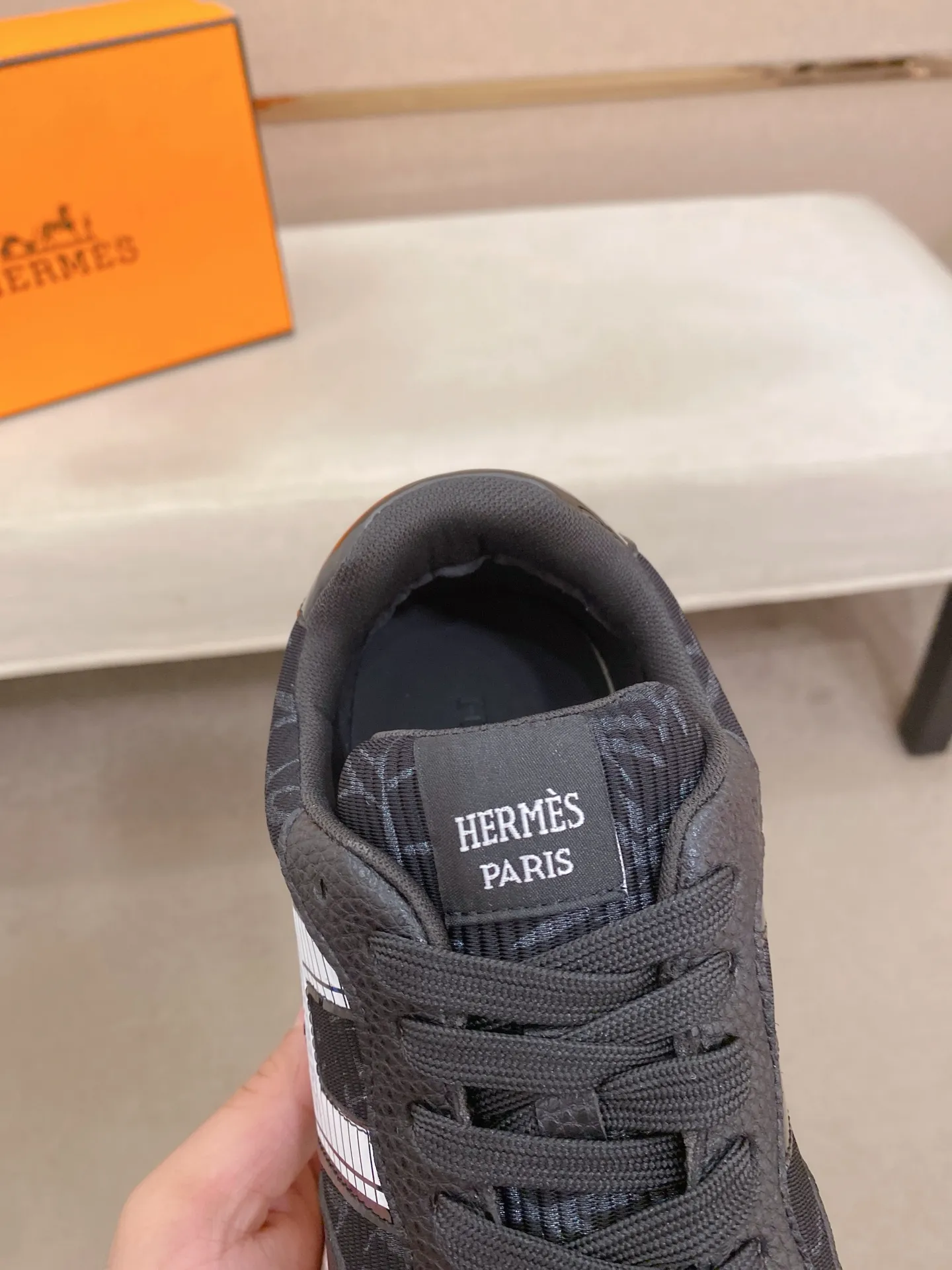 Factory price: 560💰《HERMES》【Classic Original Version】Hermès; Top 🔝 Purchasing Agency 🔍🔍Men's latest 🇺🇸 counters are on sale simultaneously, imported from Italy original ▲▲cowhide ▲▲ (high-end, nobility, class) ) Exquisite workmanship (Italian 🇮🇹 imported water-dyed 🐂 cowhide lining) sole: original sole provided by the original factory, ⚠️exclusive double-layer activity·TPR·rubber·combined molded outsole; super comfortable·wear-resistant·non-slip·environmental protection The real thing is more beautiful if you take the real thing (high quality, follow the order). You can enter and exit the counter at will * Number of yards: 38-44 (45 can be customized and cannot be returned or exchanged)